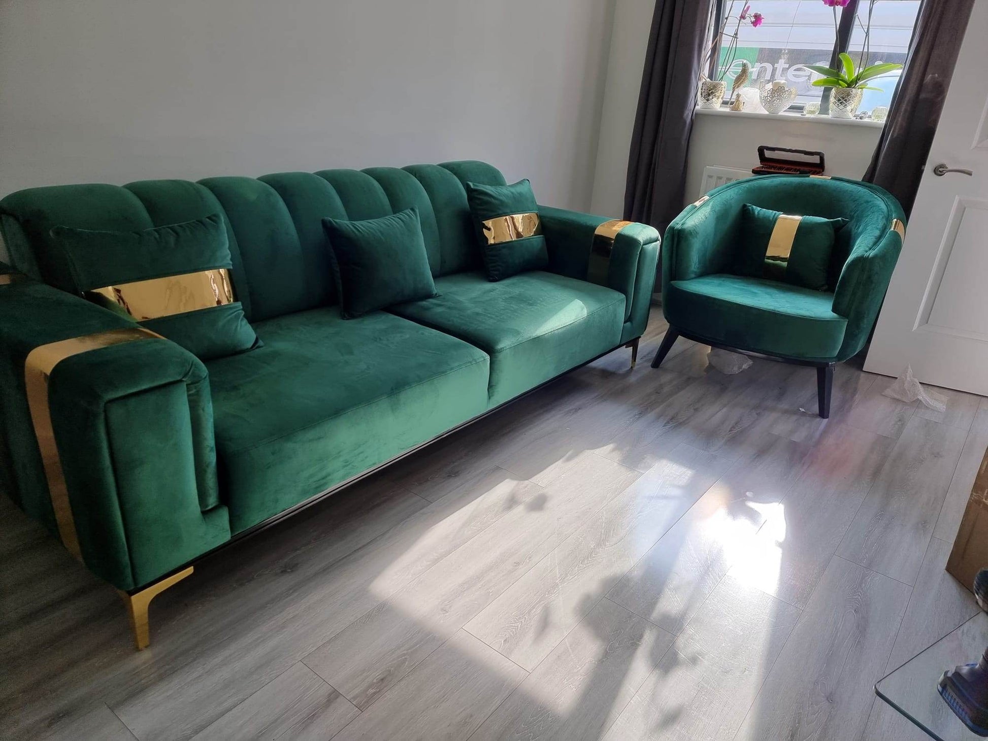 The Lyon Sofa sets in Luxury Cream/Navy Blue or Grey Velvets - Smartshopper-uk