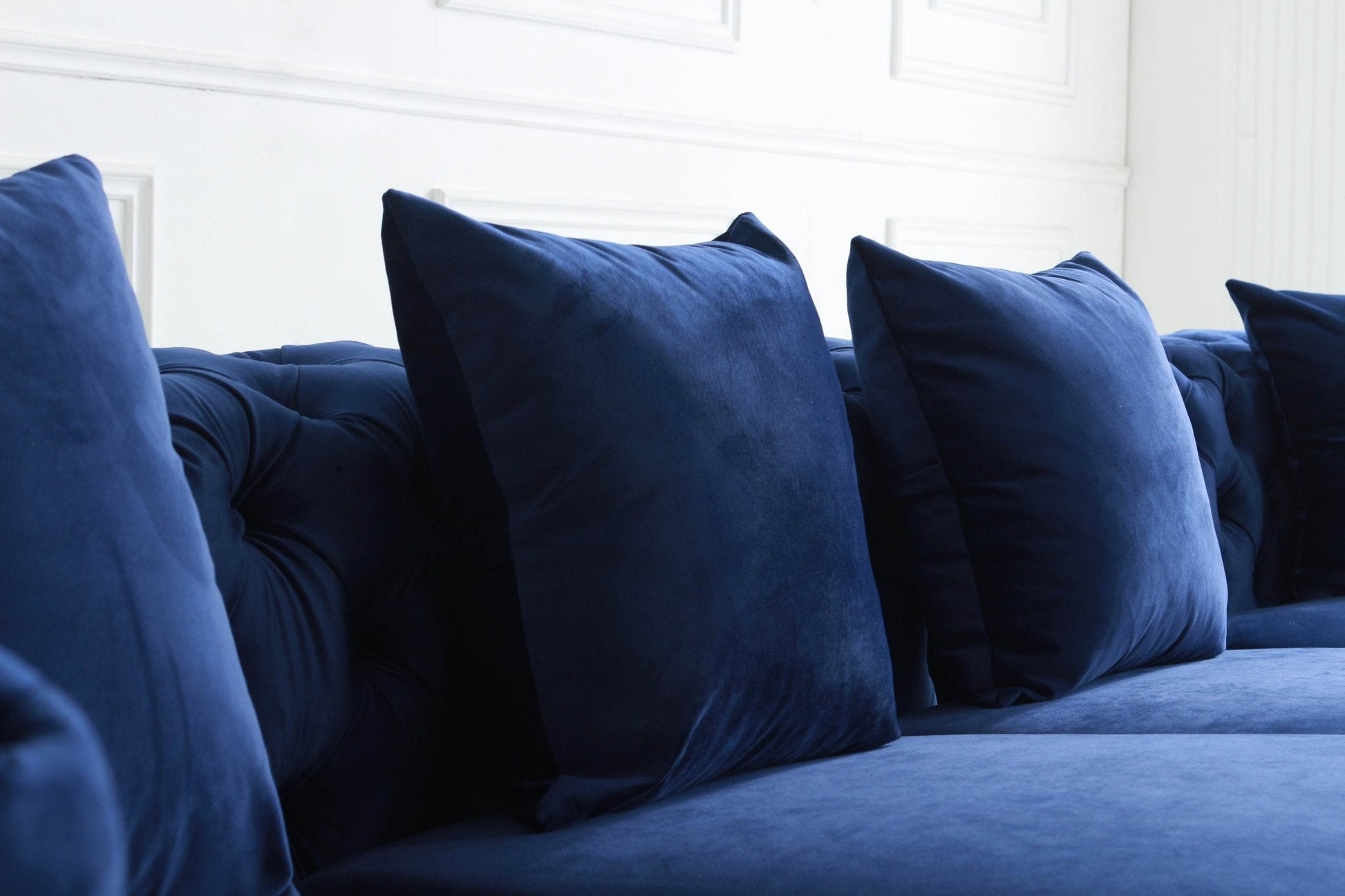 Rocky Chesterfield Closed-End Corner Sofa Set in Navy Blue Velvet - Smartshopper-uk